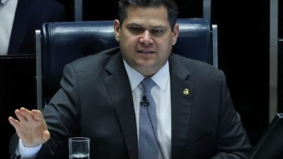 Alcolumbre quer pautar projeto da dosimetria assim que sair da Câmara