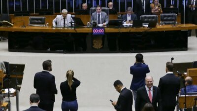 Câmara pode votar hoje projeto com novas regras para devedor contumaz