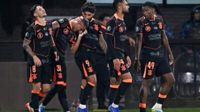 Corinthians derrota Platense na Libertadores na estreia de Diniz