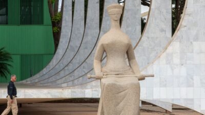 STF suspende julgamento sobre aposentadoria de empregado público