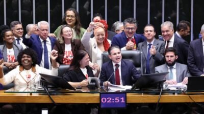 Câmara aprova, em dois turnos, a PEC pelo fim da escala 6×1