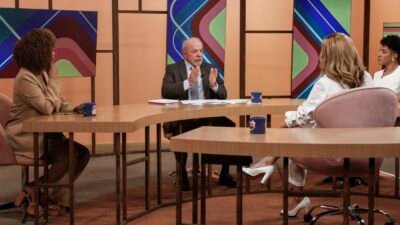 Lula diz que monitora preço dos combustíveis todos os dias