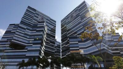 PF investiga passageiro chileno por ofensas racistas e homofóbicas
