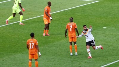 Alemanha vira sobre a Costa do Marfim e garante vaga na próxima fase
