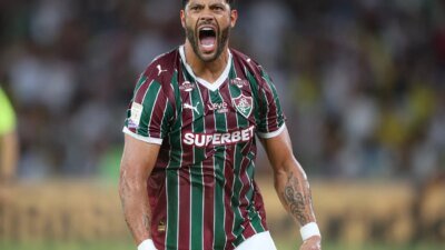 Fluminense vira sobre o Remo e se mantém firme no G-4 do Brasileirão