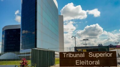 TSE recebe embaixadores nesta segunda para defender urna eletrônica 