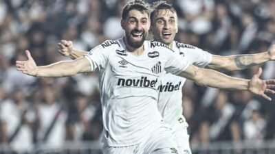 Santos desencanta no 2º tempo e atropela o Vasco pelo Brasileirão
